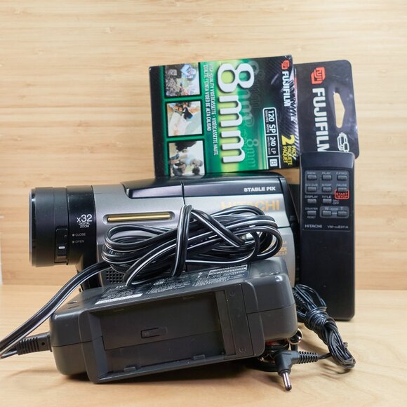 Hitachi VM-E635LA 8mm Video Camera Camcorder / Made in Japan / Tested - Picture 2 of 9
